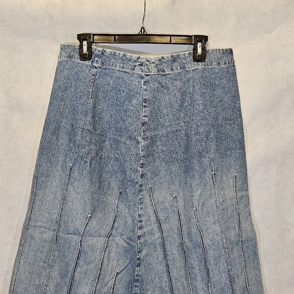 Vintage style Isabella Bird flared denim Maxi skirt w distressed bottom Size 12 - Picture 3 of 6
